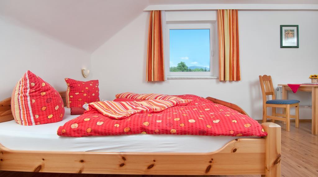 Gaestehaus Lutschounig Faak am See Bagian luar foto
