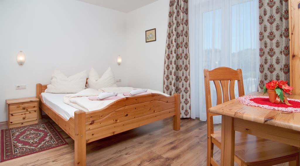 Gaestehaus Lutschounig Faak am See Bagian luar foto
