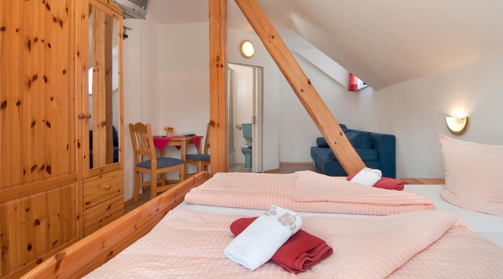 Gaestehaus Lutschounig Faak am See Bagian luar foto