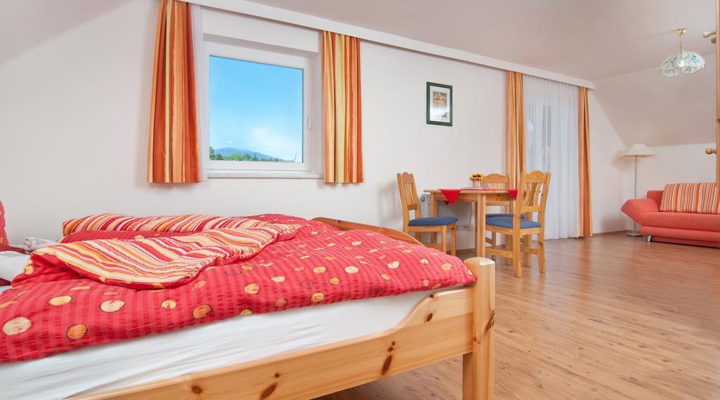 Gaestehaus Lutschounig Faak am See Bagian luar foto