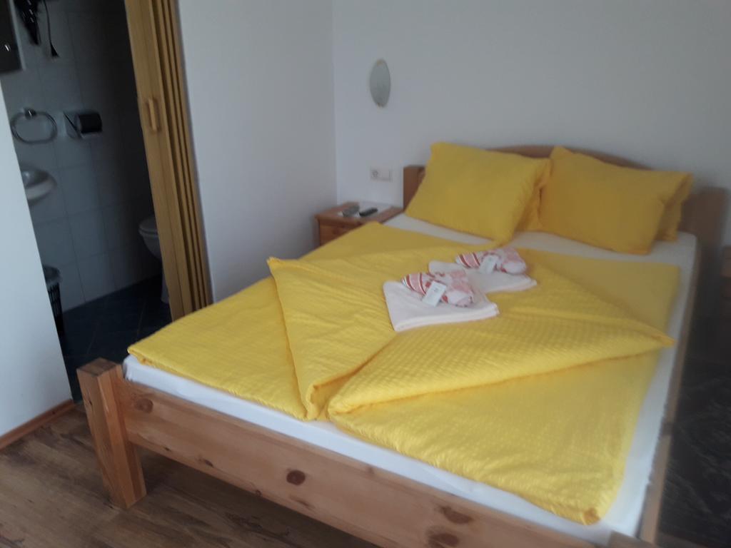 Gaestehaus Lutschounig Faak am See Bagian luar foto